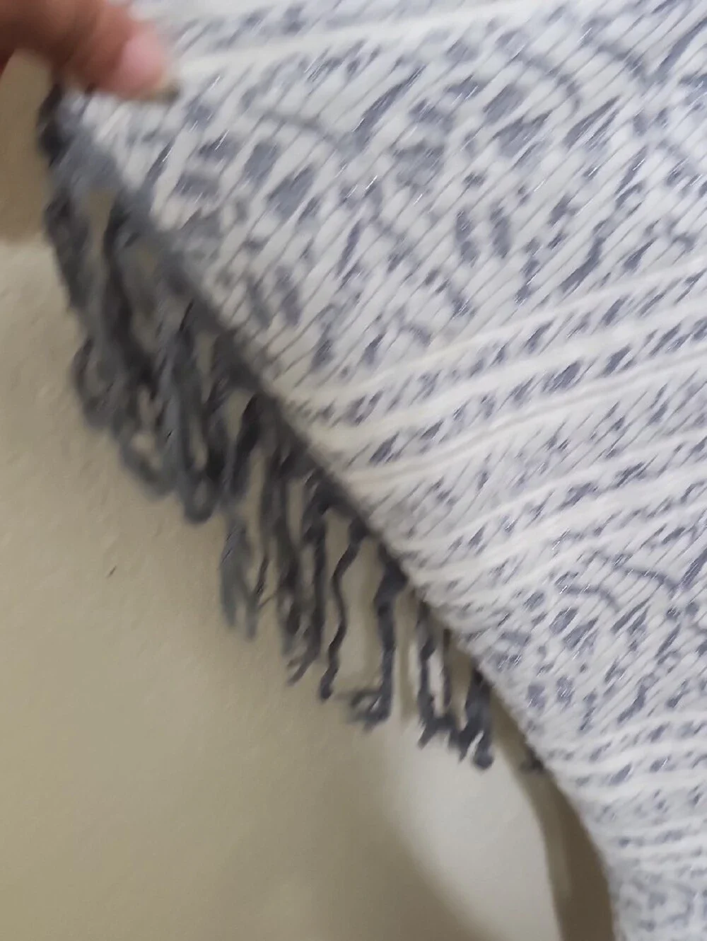 Free People Grey & White Patterned Open Front Fringe Kimono Size XS/S Swim Cover - Picture 3 of 9